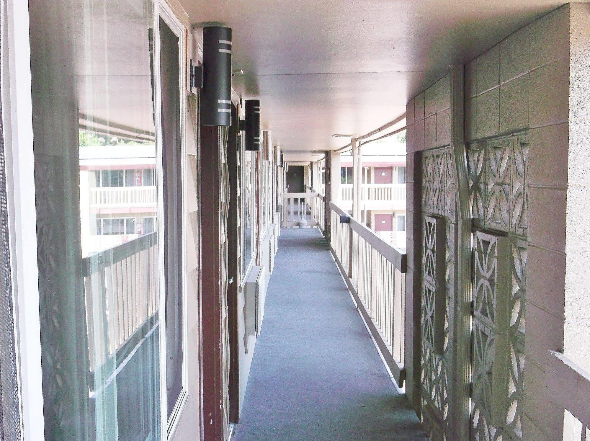 Banfield Motel Portland Exterior photo